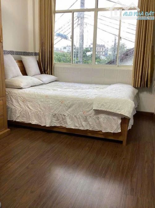 BÁN NHÀ HẺM  XE HƠI CHỈ 2TY900 - TRUNG TÂM QUẬN 4 - 1