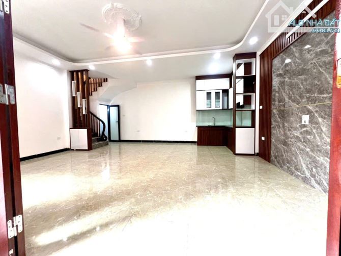 TUYỆT PHẨM NHÀ MỚI 5 TẦNG - THẠCH BÀN, LONG BIÊN, DIỆN TÍCH RỘNG, 4 NGỦ, Ở SƯỚNG - 1