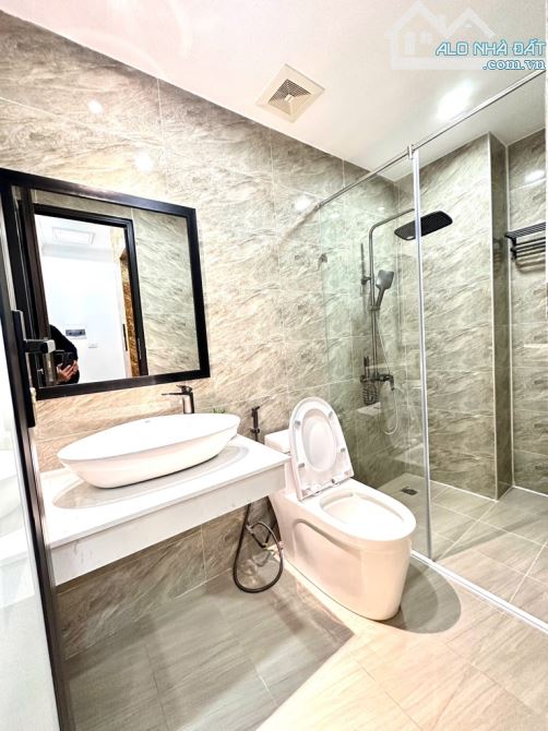 BÁN NHÀ THANG MÁY - MỚI ĐẸP - TRUNG TÂM CẦU GIẤY - ĐẸP NHẤT KHU VỰC - 1
