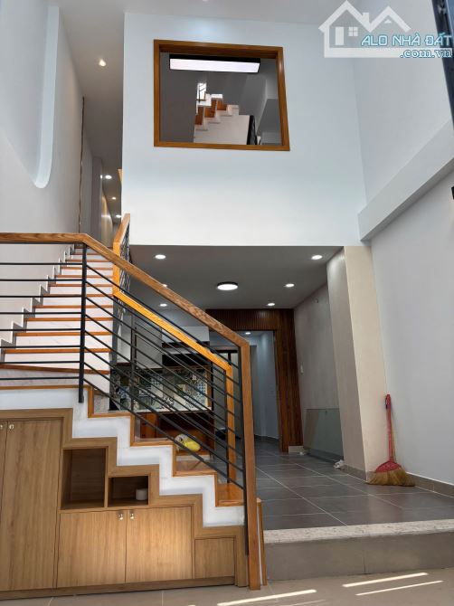 Cần bán nhà đẹp 3 tầng An Phú Đông Quận 12 52m2 gần Gò Vấp giá nhỉnh 6 tỷ - 1
