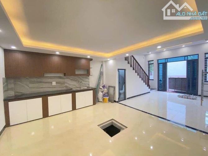 Nhà mới đẹp,lô góc,kinh doanh,ô tô tránh(Đại Thành-Quốc oai)50m2-4 tầng.Giá 4.5 tỷ