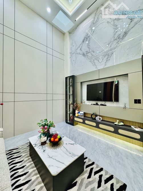 Nhà 4 Tầng , 80m2, 4 Phòng Ngủ, Sổ Đẹp, Gần Đường Lê Văn Sỹ - Huỳnh Văn Bánh - 1