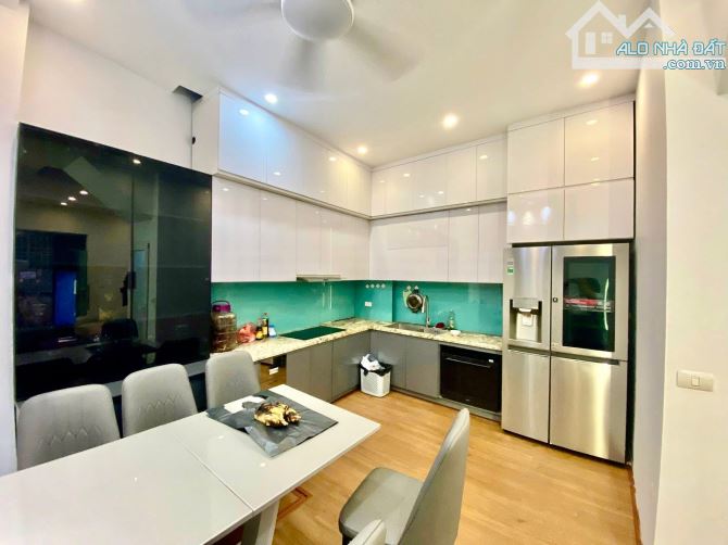 BÁN NHÀ Ô TÔ ĐỖ CỔNG MỄ TRÌ HẠ DIỆN TÍCH 41M MẶT TIỀN 4,6M GIÁ 8,7 TỶ - 1