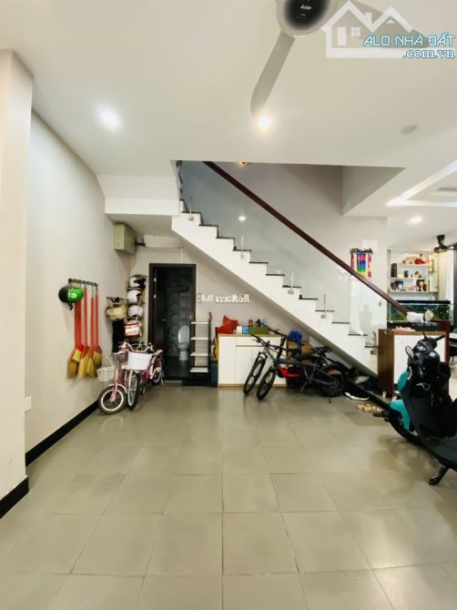 NHÀ ĐẸP KHU K300- DT 9x10mx3 tầng- thiết kế đẹp như căn hộ cao cấp - 1