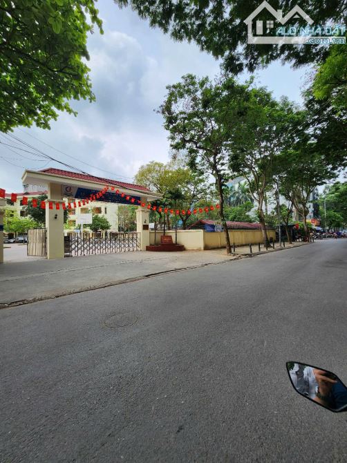 Bán nhà phố Trần Bình 36m2 _ 5 tầng_ 2 Thoáng,  Ngõ nông _ 300m ra hồ. - 1