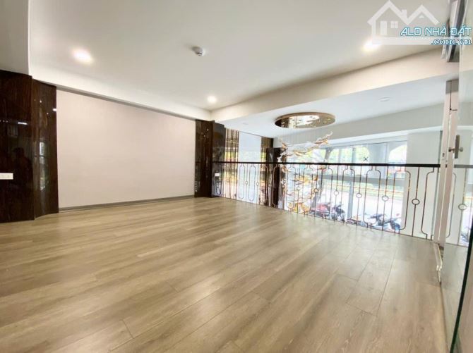 BÁN NHÀ MẶT PHỐ PHẠM VĂN ĐỒNG, VỪA Ở VỪA KINH DOANH SIÊU ĐỈNH 70m2/28tỷ - 1