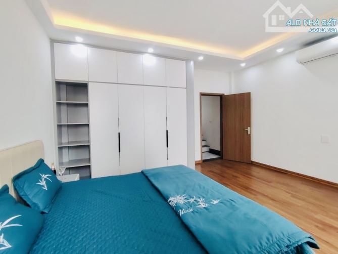Bán Nhà Dân BỒ ĐỀ!! GẦN CẦU CHƯƠNG DƯƠNG - Mt HƠN 5m - 7 Tầng Thang Máy - 1
