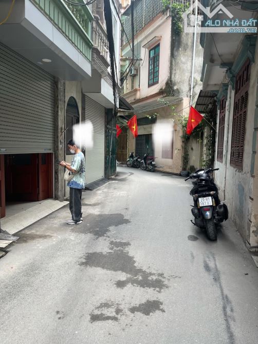 Cho thuê nhà ngõ ô tô Khương Thượng, 4 tầng x 30m2, 4 ngủ, 11.5 Triệu/th - 1