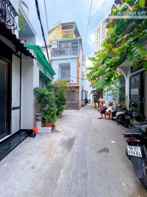 Nhà mới xây cực kỳ đẹp. Hẻm 30 Thích Quảng Đức P.5. Giá quá rẽ 6 tỷ 5 - 1