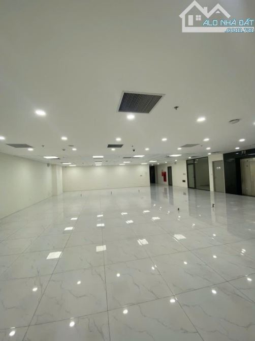 BÁN TOÀ NHÀ MẶT PHỐ LẠC LONG QUÂN, QUẬN TÂY HỒ 485M2, 11 TẦNG, 630 TỶ. - 1