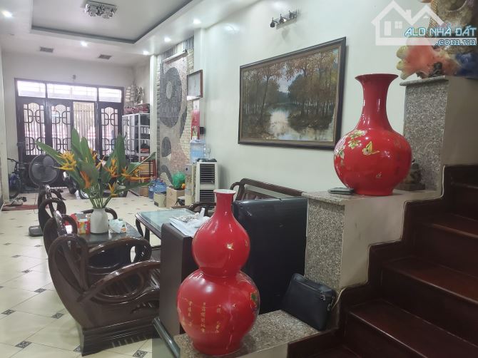 Cho thuê nhà 4 phòng ngủ tại mặt phố Nguyễn Khoái, Q. Hai Bà Trưng, KD tốt - 1