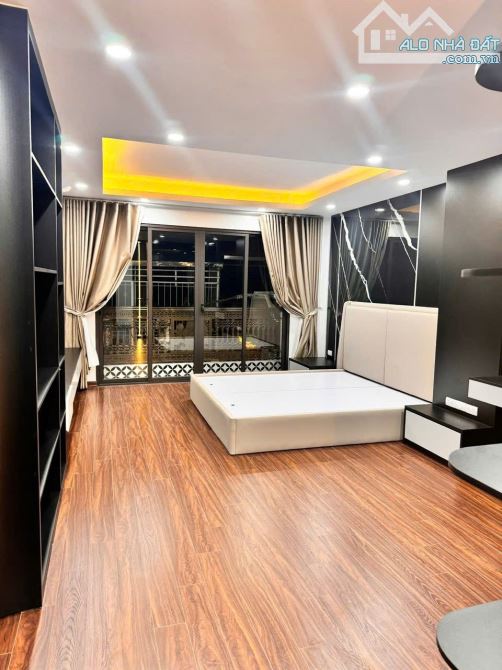 Siêu phẩm 6 tầng thang máy gara ô tô kinh doanh 50m2 - 1