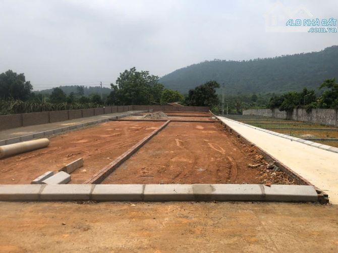 Bán mảnh đất 100m2 mặt tiền 8m, chính chủ F0, Hòa Thạch, Quốc Oai chỉ nhỉnh 2 tỷ - 1