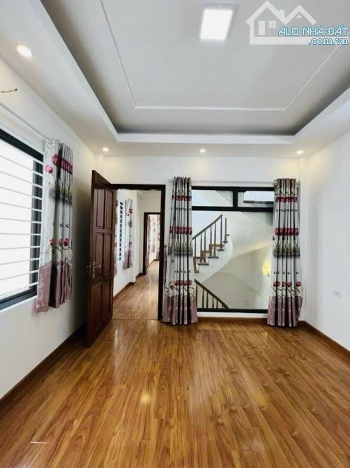 Hơn 4 tỷ nhà gần HXH Thích Quảng Đức gần chợ Cây Quéo 4 tầng kết cấu tốt 30m2 - 1