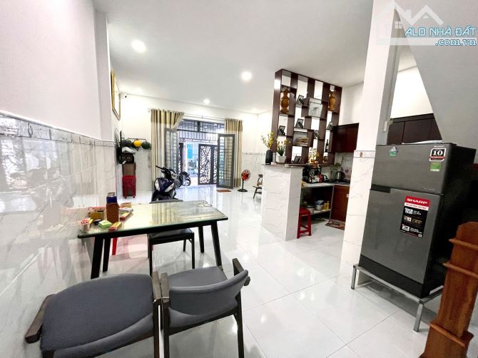 Nhà đẹp Vĩnh Trung, bán gấp  • Cần bán ngôi nhà tâm huyết gần Cầu Ông Bộ, Vĩnh Trung. - 1