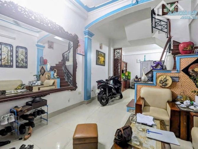 bán nhà Ngọc Thuỵ Long biên 38m 3t mt4m 6.7 tỷ gần ô tô ngõ nông gần ô tô - 1