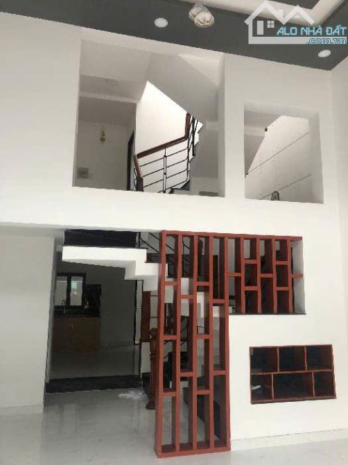 Bán Nhà 70m2 Nguyễn Văn Quá Quận 12 - Hẻm Xe Hơi Tránh - 3 Tầng - 1