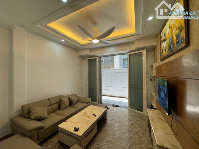 Bán nhà ngọc thụy 45m 4 tầng 4 ngủ full đồ giá rẻ - 1