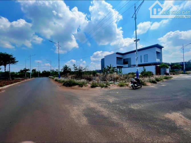 GÓC 2 MẶT TIỀN LK1 KHU ĐẤU GIÁ THỦ KHOA HUÂN: GIÁ 5.4 tỷ - 1