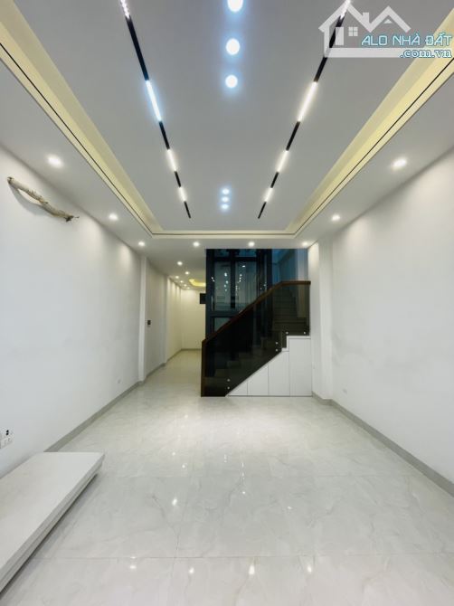 ÔTÔ DỪNG  ĐỖ,NGÕ THÔNG, THANG MÁY, NỘI THẤT SỊN NHẬP KHẨU TIỀN TỶ, 60M2X5T, 15 TỶ - 1