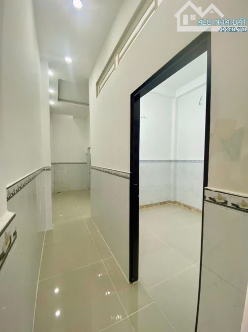 Bán nhà 2 tầng đẹp mặt tiền nhựa Trần Thị Bốc Hóc môn ngang 4m hơn 5 tỷ - 1