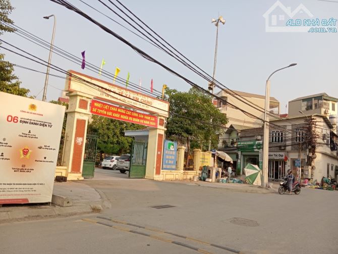 BÁN NHÀ YÊN VĨNH TRUNG TÂM CỦA KIM CHUNG - CẠNH TRẠM XÁ KIM CHUNG - 10 M RA ĐƯỜNG Ô TÔ TRÁ - 1