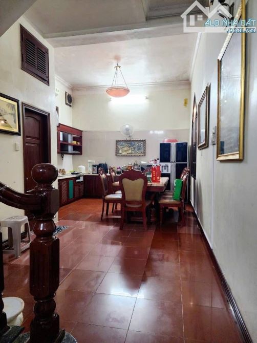 LÔ GÓC CẦU GIẤY, 2 MẶT NGÕ THÔNG, 50M RA PHỐ, NHÀ XÂY CHẮC CHẮN - 1