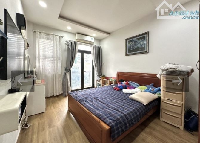 7 TỶ HƠN - MẶT TIỀN ĐƯỜNG 8M PHÚ NHUẬN - GIÁP PHAN XÍCH LONG - 4 TẦNG THÔNG SÀN HIỆN ĐẠI - 1