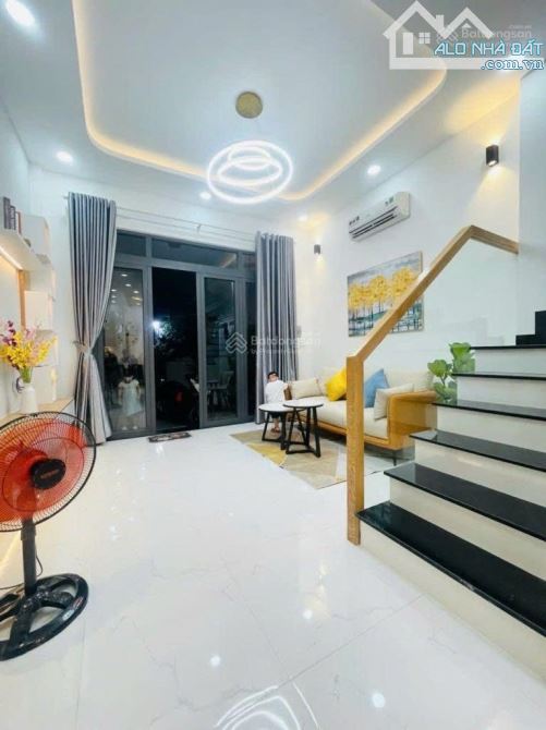 BÁN NHÀ HUỲNH VĂN BÁNH, 3 PN, ĐANG CHO THUÊ 16TR. - 1