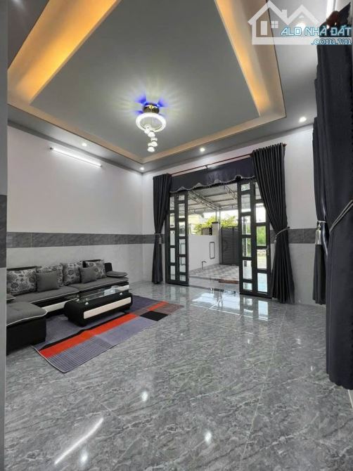 Chính chủ kẹt tiền cần ra nhà đường Trần Đại Nghĩa gần vòg xoay An Lạc giá full 780tr SHR - 1