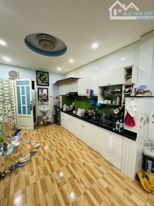 5.5 TỶ - NHÀ HẺM TRƯỜNG SA QUẬN 3 - SÁT MẶT TIỀN - 45M2 ĐÚC 2 TẤM ĐẸP - 1