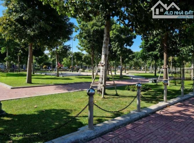 Cần bán 2 lô liền kề mặt tiền đường lớn Võ Văn Kiệt đối diện công viên gần siêu thị Lotte - 1