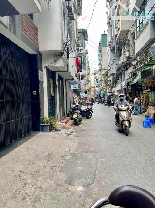 BÁN NHÀ ĐÔNG CÁC HOÀNG CẦU 50m X4 TẦNG MẶT TIỀN 5m - GIÁ: 12.5 TỶ - KINH DOANH Ô TÔ - 1