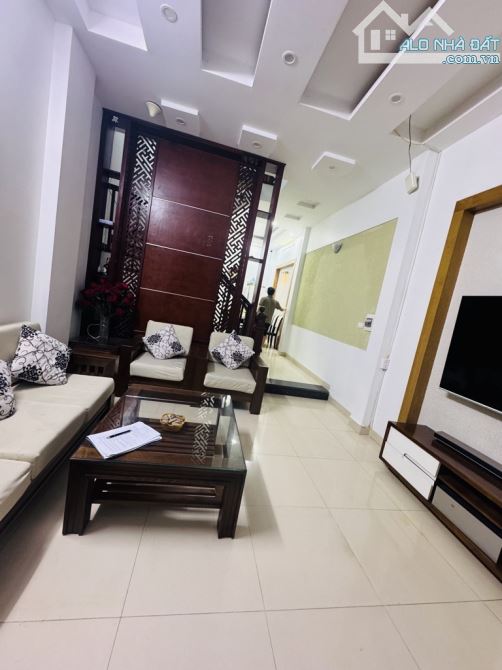 NHÀ BÁN CẦU GIẤY - DÂN XÂY - MẶT NGÕ RỘNG THOÁNG - Ô TÔ GẦN - 30MÉT RA PHỐ   - DT 40M - - 1