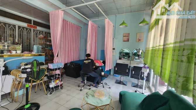 BÁN NHÀ MẶT TIỀN NGUYỄN THỊ THỬ - HÓC MÔN - NGANG 7M - DIỆN TÍCH 300M2 - GIÁ CHỈ 12.9 TỶ - 1