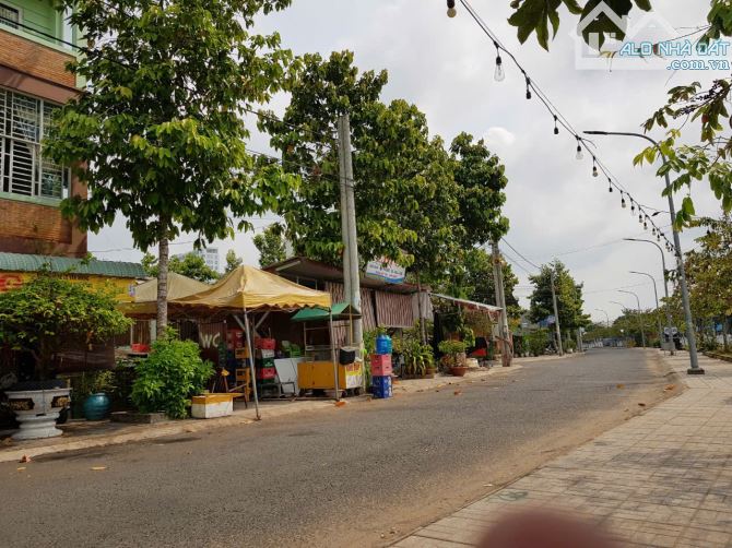 Bán nhà mặt tiền bờ kè Lê Văn Nhung - Mỹ Bình Long Xuyên An Giang - 1