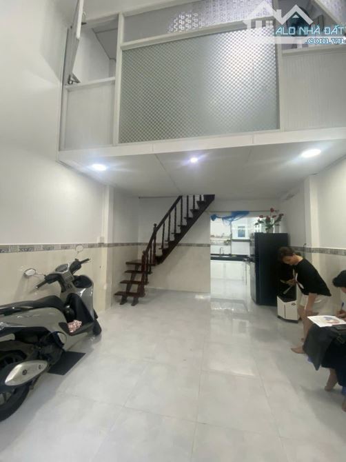 Nhà rộng ô tô đỗ cửa, Phú Thọ Hòa gần UB Quận, 3.9 tỷ - 1