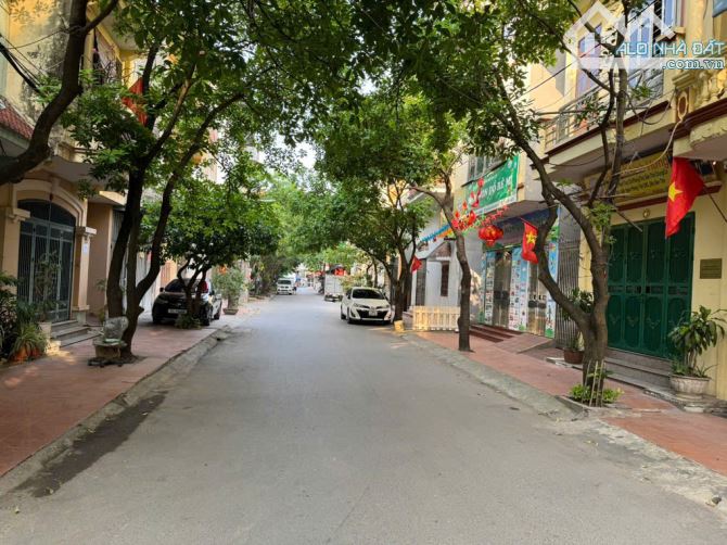 Bán Nhà 36m2- 2T- TT Công An Đa Sỹ- đường 2 ô tô tránh- sổ vuông- Nhỉnh 9 tỷ - 1