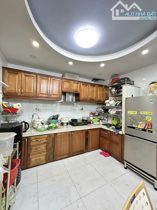 Nhà đẹp - giá tốt ở ngay, đường 8m Hoàng Hoa Thám (4x17m) - 5 tầng cứng cáp, xe hơi đỗ tro - 1