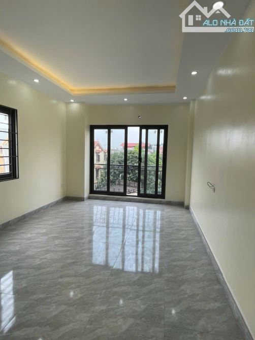 - Bán nhà đường Trần Cung, sát phố, nội thất xịn sò, 40m2, 9.3 tỷ. - 1