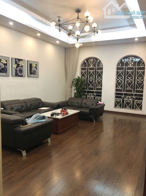 BÁN NHÀ 5 TẦNG THANG MÁY, TẶNG 100% NỘI THẮT XIN SÒ, PHỐ YÊN LỘ, ĐÔ NGHĨA HÀ ĐÔNG, DT:100M - 1