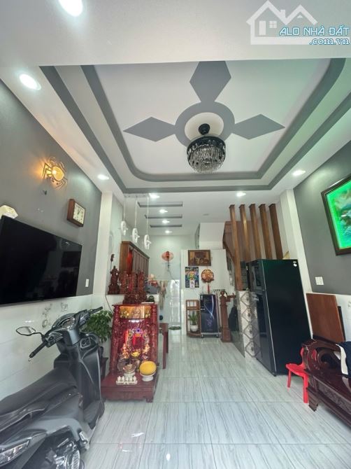 Bán nhà hẻm ô tô gần Lê Văn Quới, BHHA, Bình Tân, 32m² (4 x 8) x 3 tầng, chỉ 4.33 tỷ TL. - 1