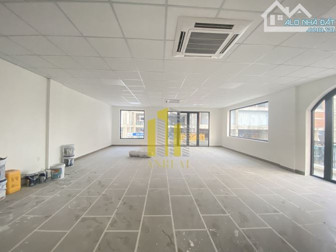 CHO THUÊ CĂN GÓC SÀN TRỐNG - CÓ THANG MÁY GIÁ 65 TRIỆU - 1