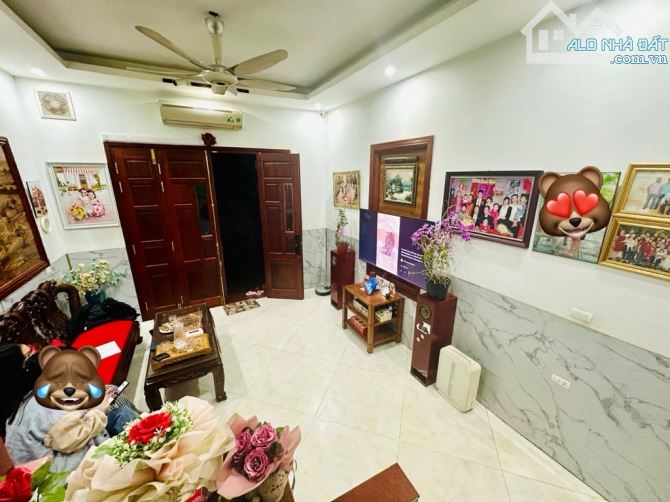 NHÀ VÕ THỊ SÁU- Ô TÔ CHẠY VÒNG QUANH- 48M- NHỈNH 6 TỶ- SÂN RIÊNG SIÊU RỘNG- KINH DOANH TỐT - 1