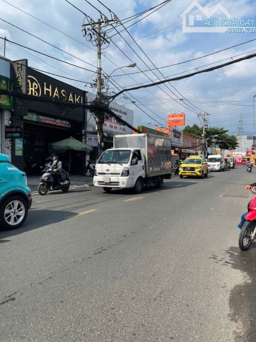 CHo thuê nhà mặt tiền đường Nguyễn thị tú 5x25m cấp 4 thông suốt có 2p - 1