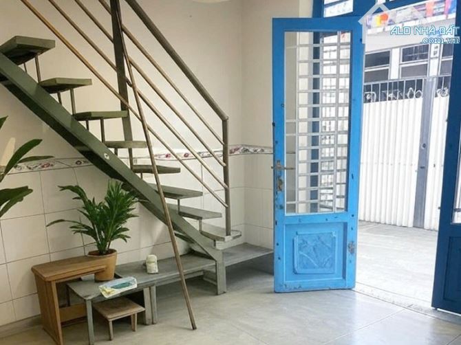 Cho thuê nhà đẹp 2 lầu 2 phòng hẻm Nguyễn Huy Lượng, Bình Thạnh - 1