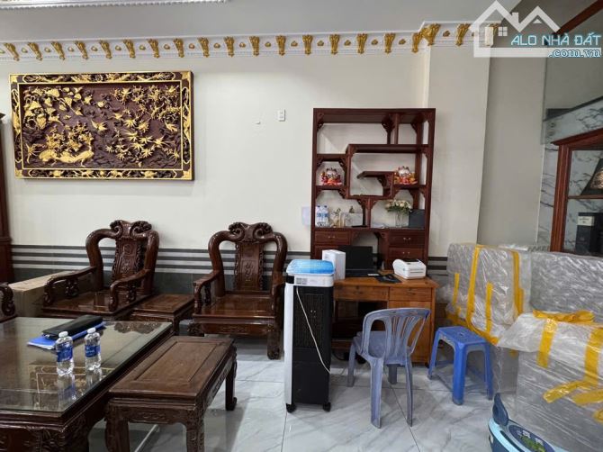 NHÀ MẶT TIỀN, NỞ HẬU, DT 217M2 (NGANG 8.08M), TĂNG NHƠN PHÚ A, QUẬN 9 - 1
