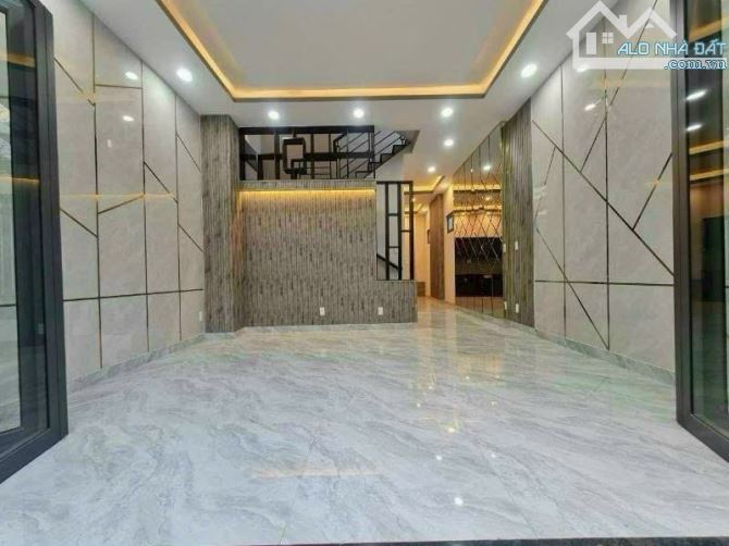 NHÀ HUỲNH TẤN PHÁT Q7 - CĂN GÓC - XE HƠI ĐỖ CỬA - NHÀ 4 TẦNG - NHỈNH 7 TỶ