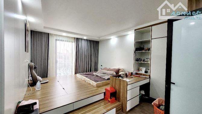 Bán nhà Ngọc Lâm 5 tầng view hồ, công viên, oto tránh giá hơn 12 tỷ - 1