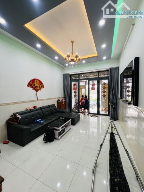 NHÀ ĐẸP TẶNG FULL NỘI THẤT- 63m2-4 TẦNG HXT NGAY BÌNH TÂN - GIÁ 6.1 TỶ TL - 1